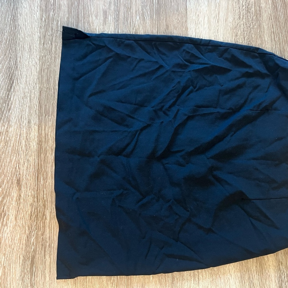 Black pecil skirt with small slit high waisted